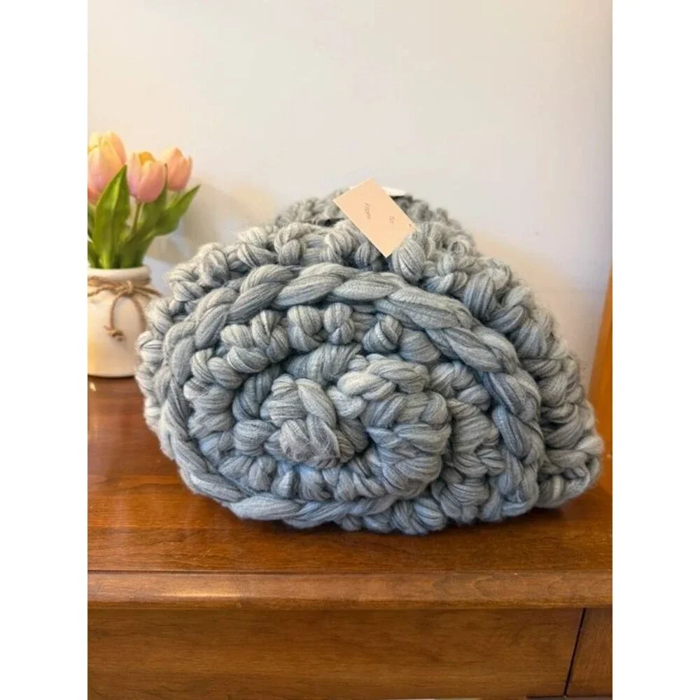 Gray Chunky Throw Blanket